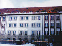 Rekon�trukcia strechy gymn�zia M.Hod�u Liptovsk� Mikul�